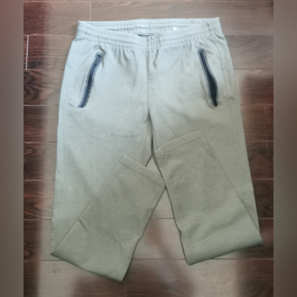 (3/$12) - Old Navy Active Sweatpants  Tapered. Light Green. Medium.